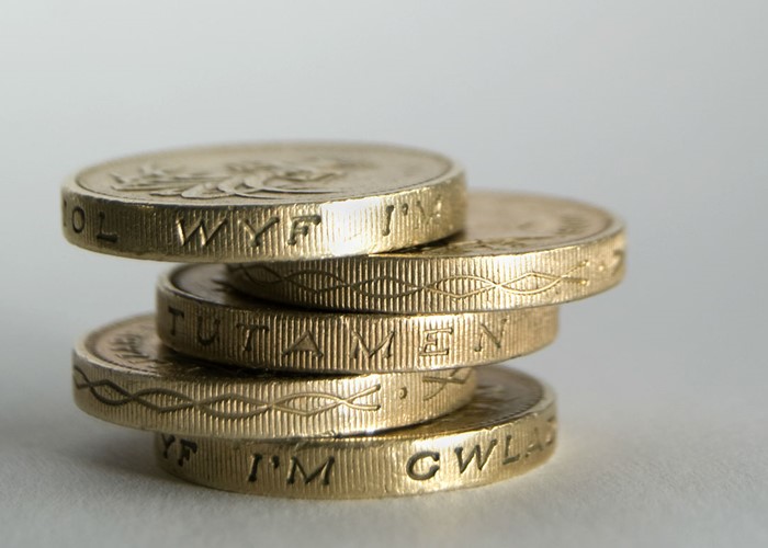 Weak pound 'could fuel 16% rise in dividend income'